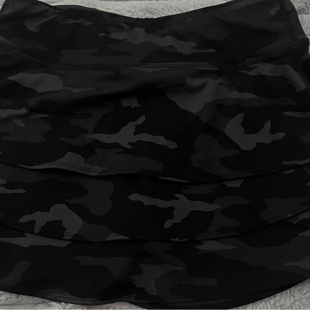 Black camo athletic skirt